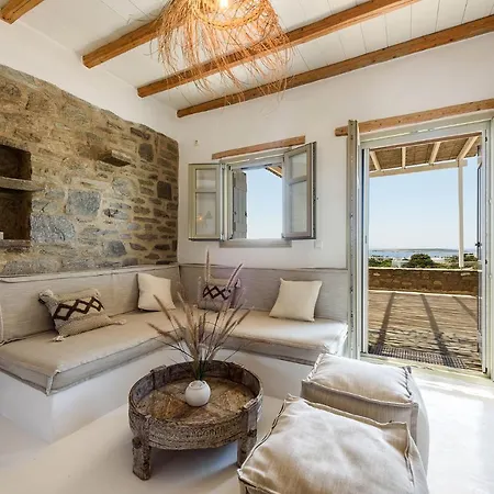 Parian Philoxenia Villa, Santa Maria Beach * باروس
